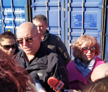 Министър Димитров: Връщаме на изпращача 28 контейнера италиански отпадъци